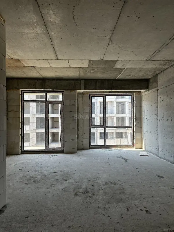 Satılır 4 otaqlı mənzil 163.7 m²