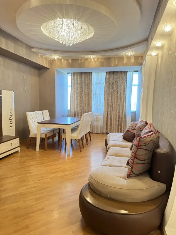 Kirayə verilir 3 otaqlı mənzil 110 m²