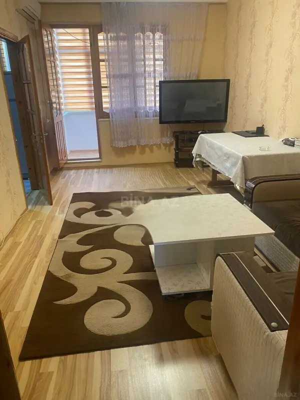 Kirayə verilir 2 otaqlı mənzil 50 m²