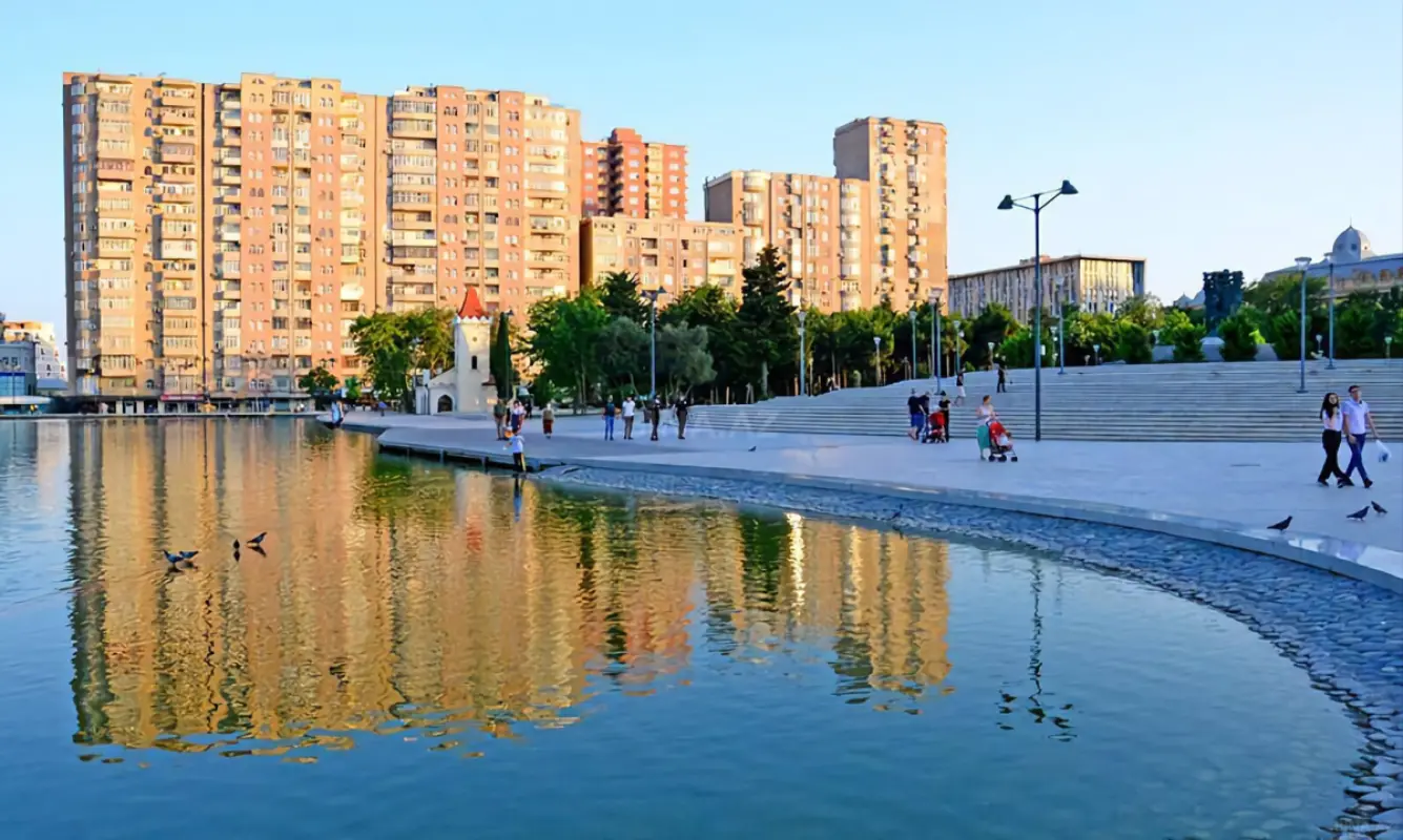 Satılır 3 otaqlı mənzil 160 m²