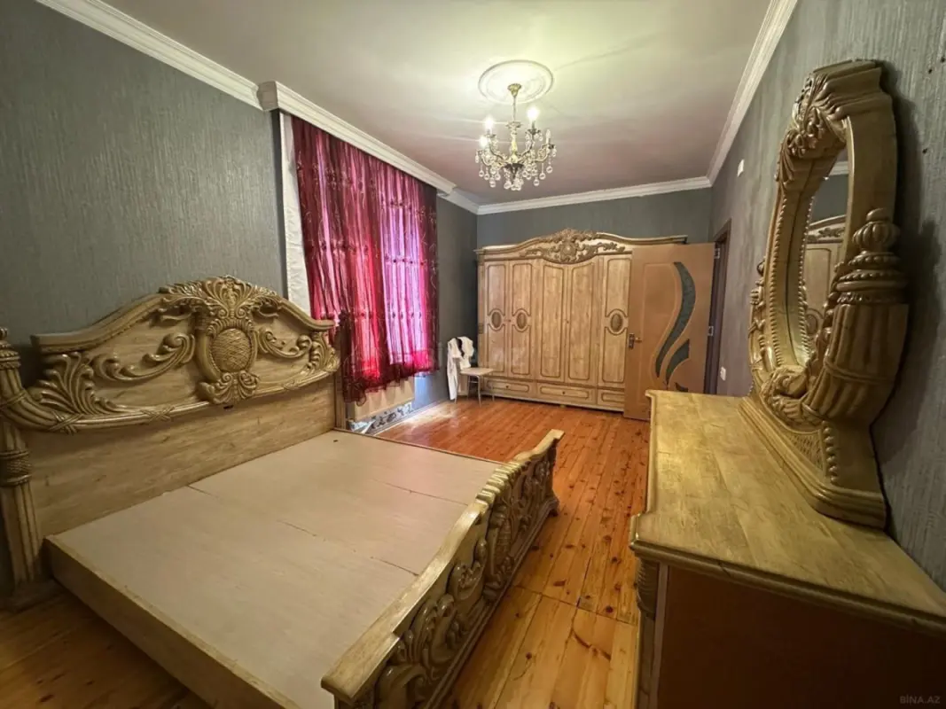 Satılır 8 otaqlı həyət evi 450 m²
