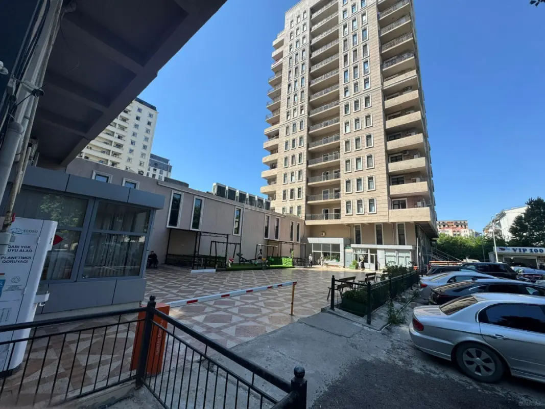 Satılır 3 otaqlı mənzil 110 m²