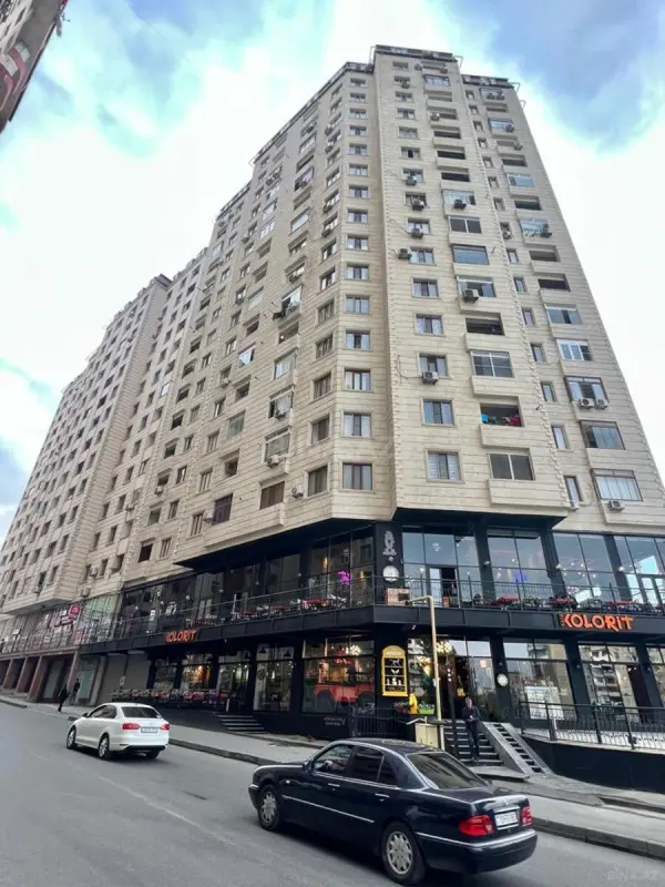 Satılır 3 otaqlı mənzil 120 m²