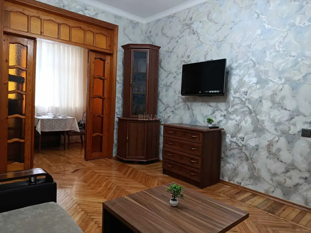 Kirayə verilir 1 otaqlı mənzil 60 m²