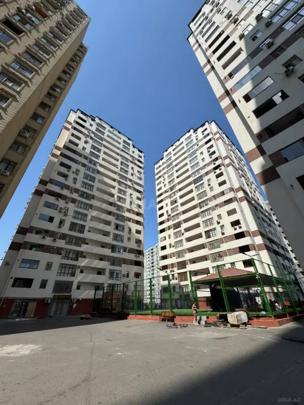 Satılır 3 otaqlı mənzil 154 m²