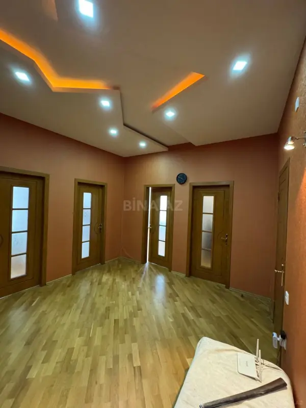 Kirayə verilir 3 otaqlı mənzil 115 m²