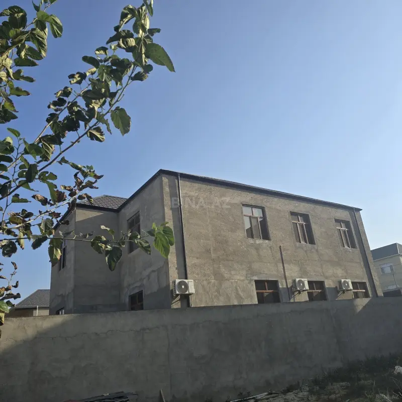 Satılır 9 otaqlı həyət evi 338 m²