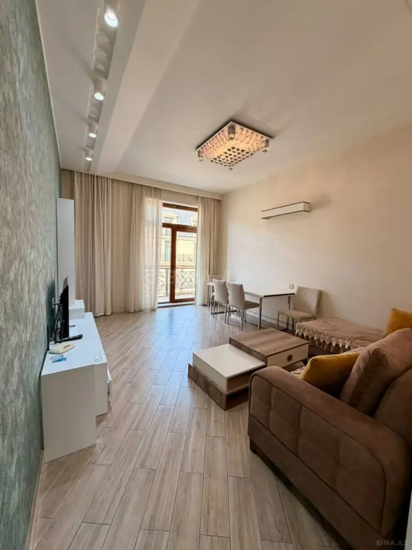 Kirayə verilir 2 otaqlı mənzil 100 m²