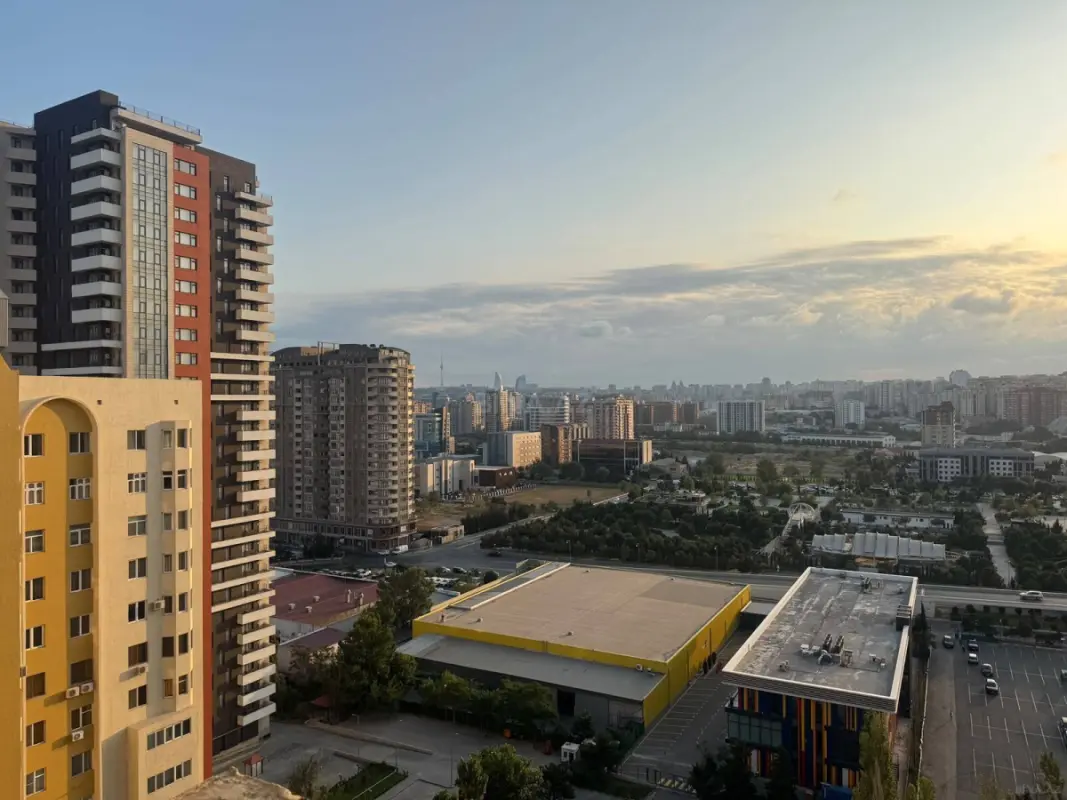 Kirayə verilir 5 otaqlı mənzil 150 m²