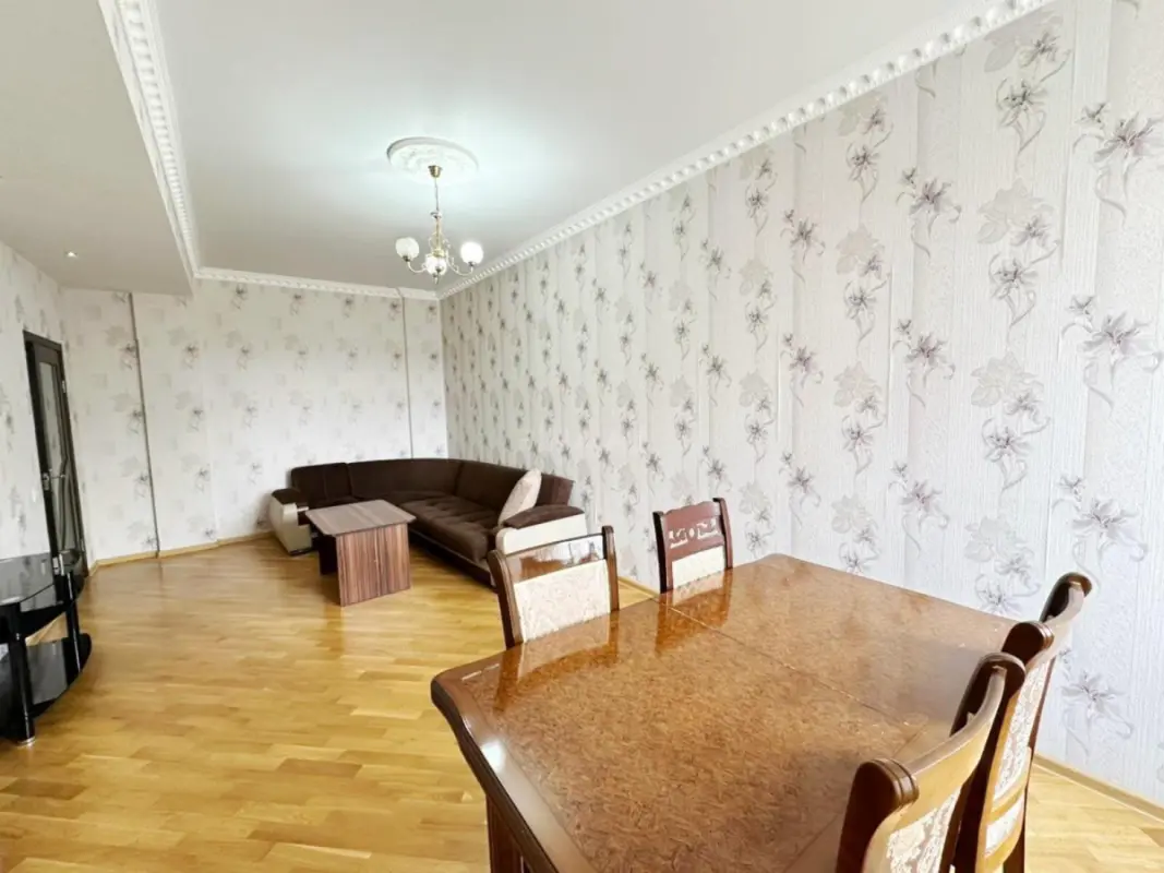 Satılır 2 otaqlı mənzil 85 m²
