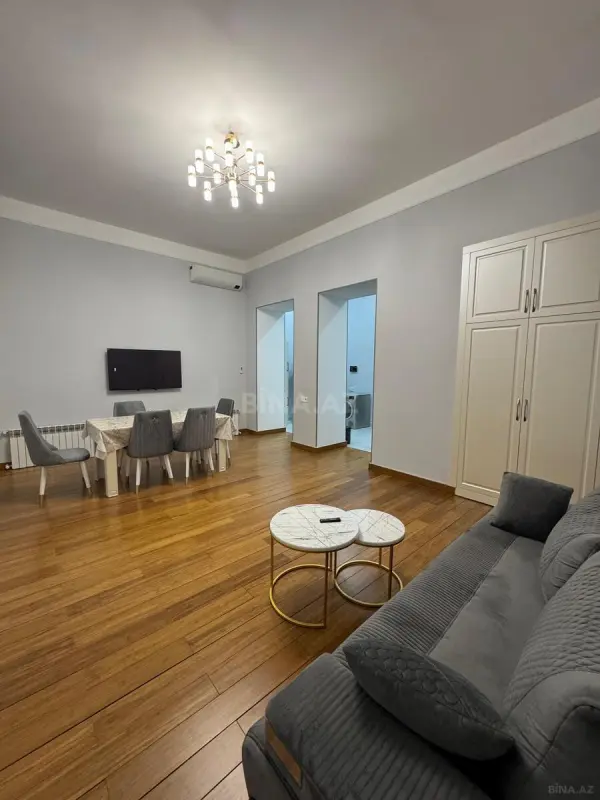 Kirayə verilir 2 otaqlı mənzil 85 m²