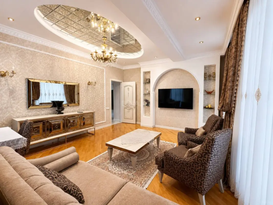 Satılır 3 otaqlı mənzil 130 m²