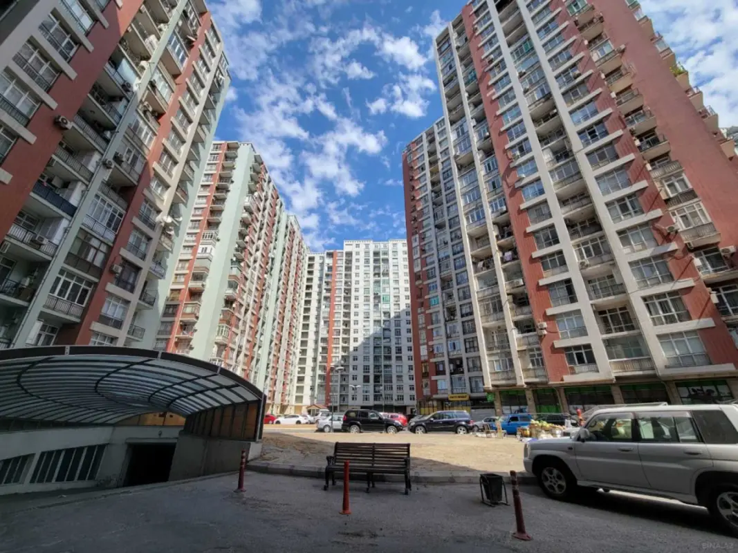 Satılır 2 otaqlı mənzil 84 m²