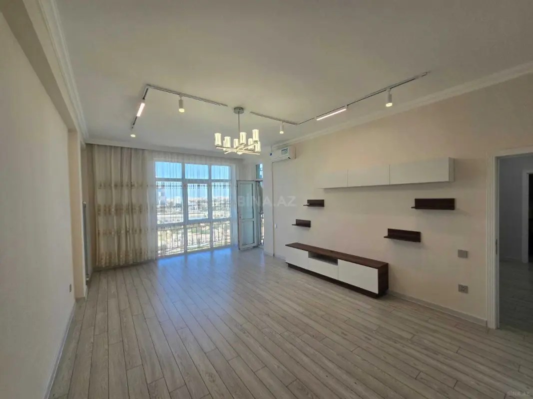 Satılır 2 otaqlı mənzil 83 m²