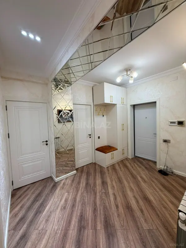 Satılır 3 otaqlı mənzil 107 m²