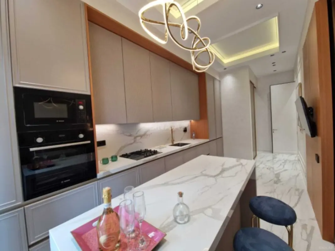 Kirayə verilir 3 otaqlı mənzil 125 m²