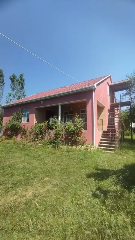 Satılır 5 otaqlı həyət evi 150 m²