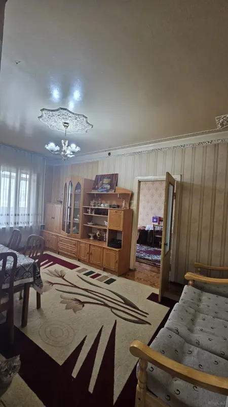 Satılır 5 otaqlı mənzil 120 m²