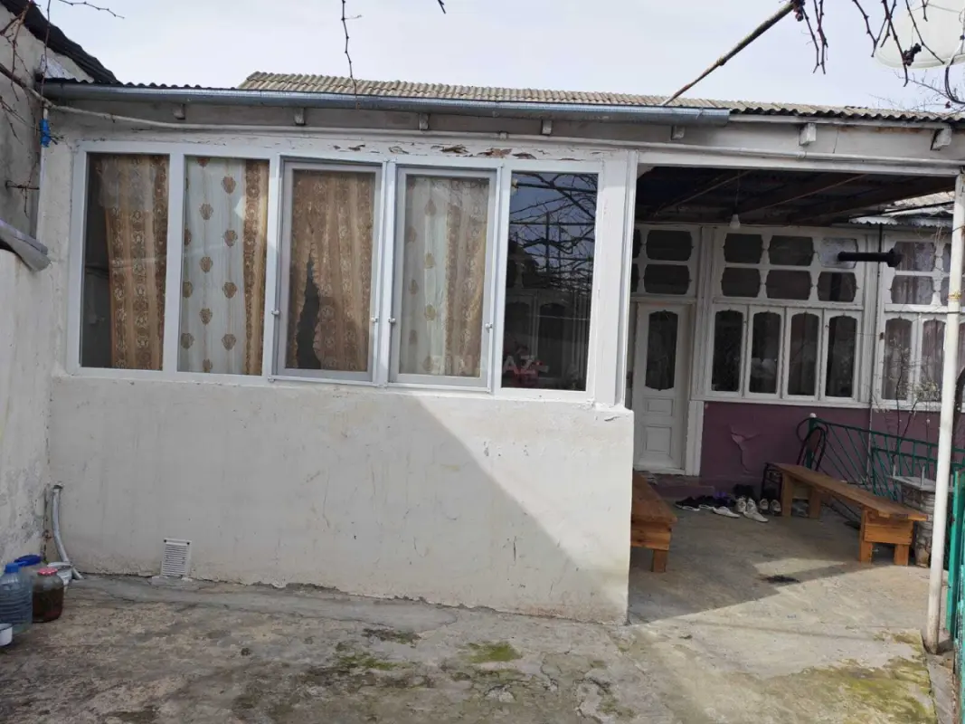 Satılır 4 otaqlı həyət evi 100 m²
