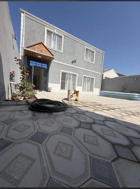 Satılır 4 otaqlı həyət evi 200 m²