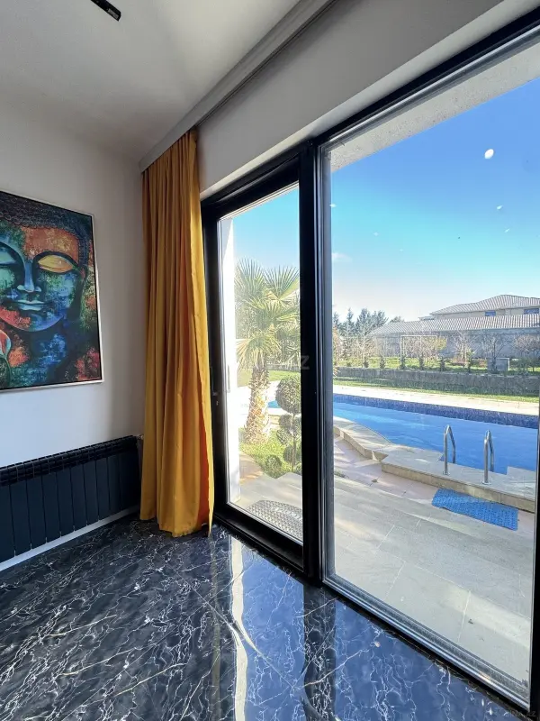 Satılır 5 otaqlı həyət evi 350 m²