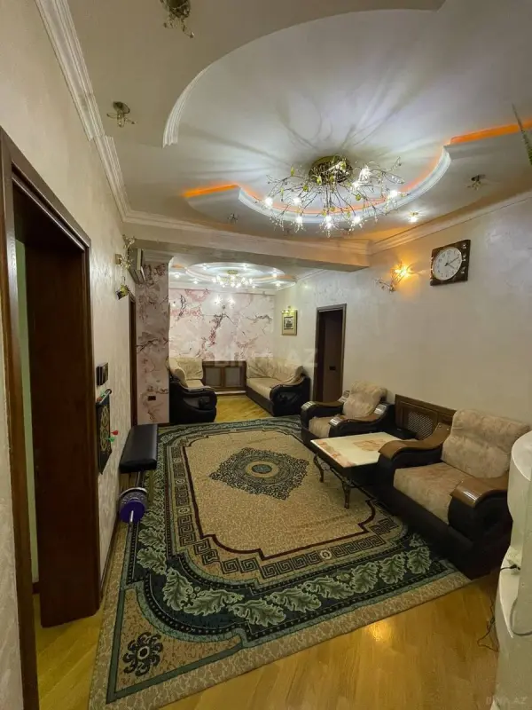 Satılır 3 otaqlı mənzil 136 m²