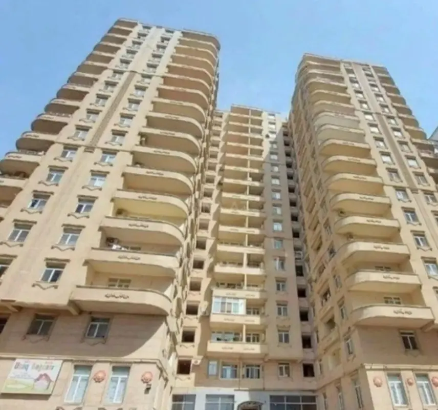 Satılır 3 otaqlı mənzil 106 m²