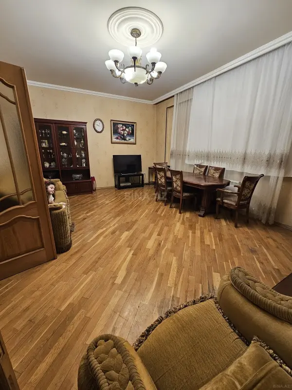 Kirayə verilir 3 otaqlı mənzil 110 m²