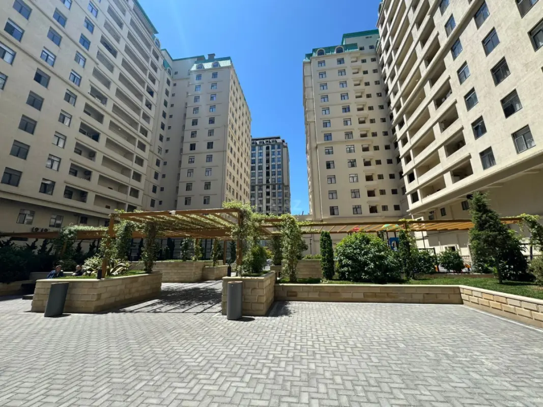 Satılır 3 otaqlı mənzil 166 m²