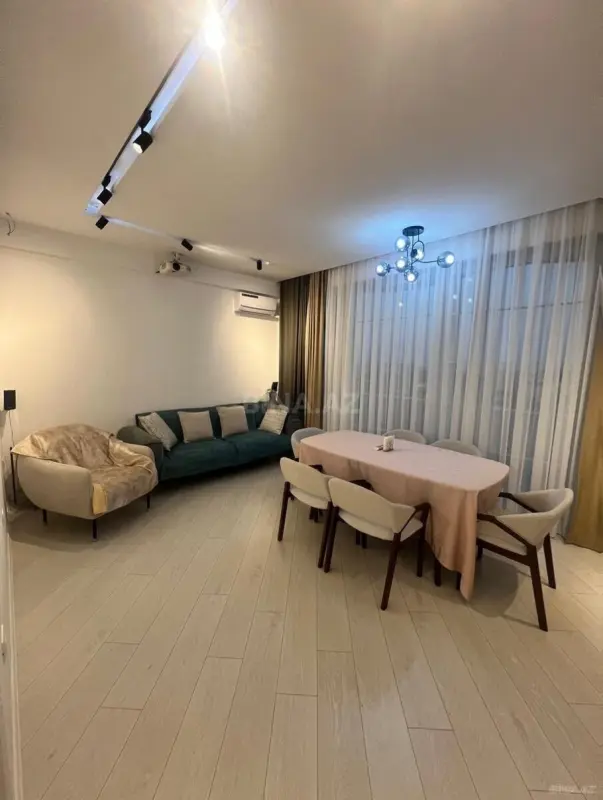 Satılır 3 otaqlı mənzil 125 m²
