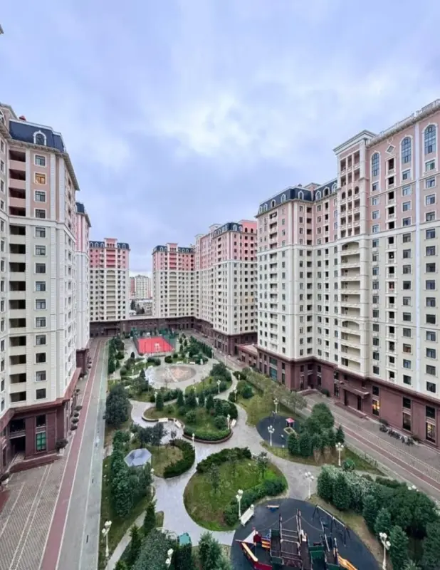 Satılır 2 otaqlı mənzil 68 m²