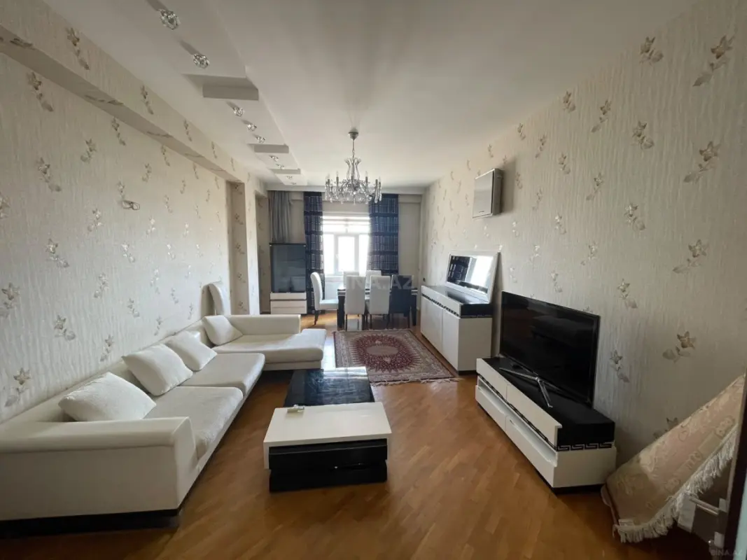 Kirayə verilir 3 otaqlı mənzil 130 m²