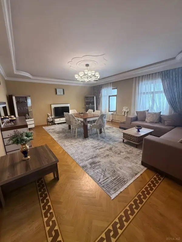 Satılır 5 otaqlı mənzil 120 m²