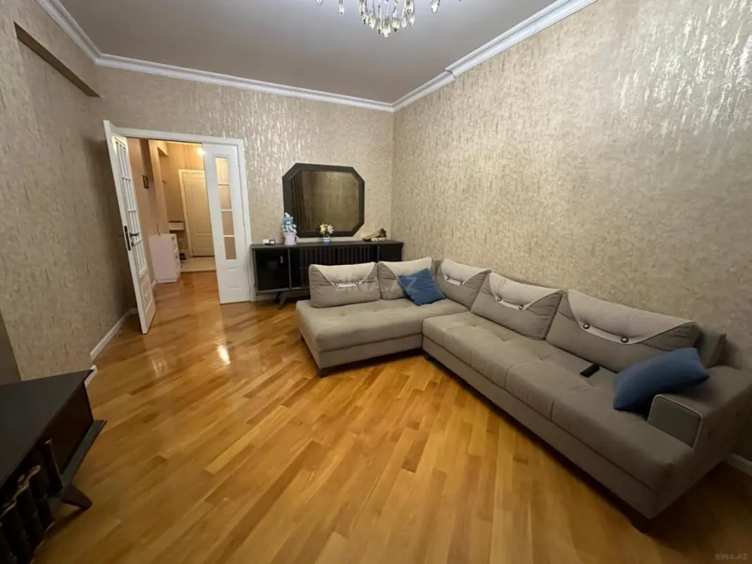 Kirayə verilir 3 otaqlı mənzil 110 m²