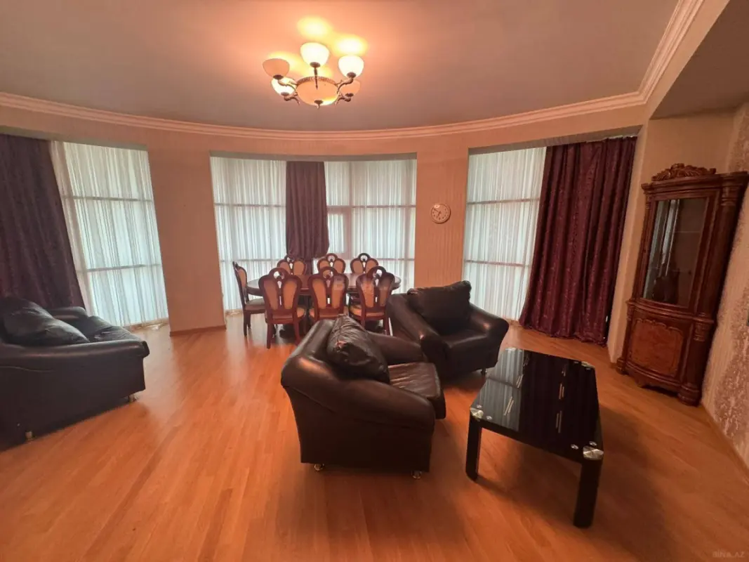 Kirayə verilir 3 otaqlı mənzil 135 m²