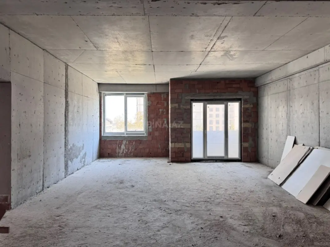 Satılır 5 otaqlı mənzil 220.2 m²