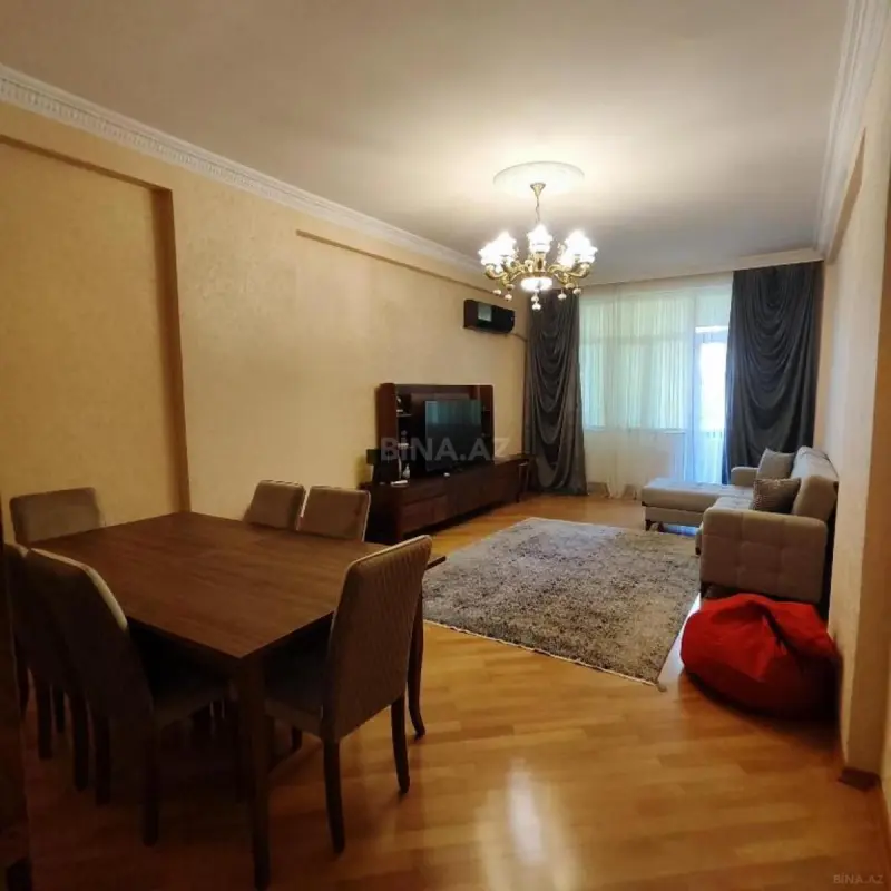 Kirayə verilir 3 otaqlı mənzil 135 m²