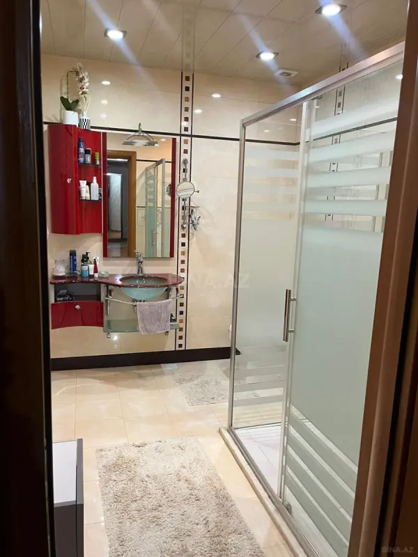 Kirayə verilir 4 otaqlı mənzil 186 m²