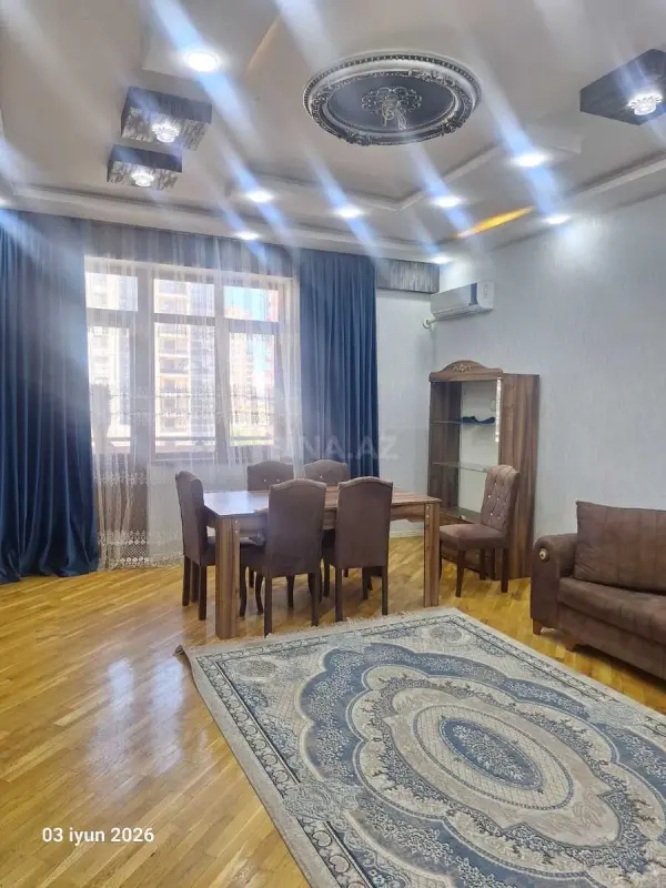 Kirayə verilir 2 otaqlı mənzil 90 m²