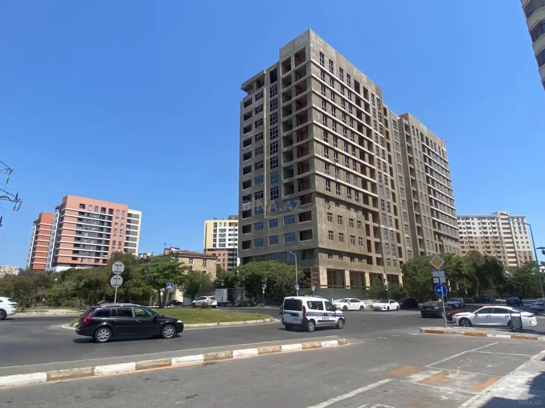 Satılır 1 otaqlı mənzil 68 m²