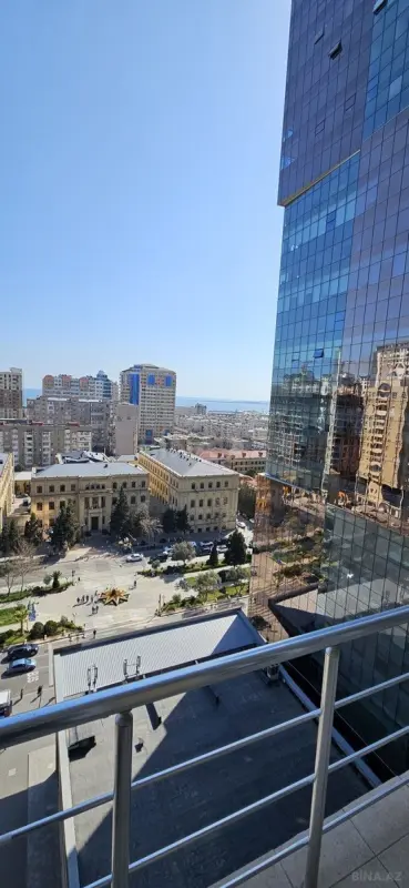 Kirayə verilir 3 otaqlı mənzil 165 m²