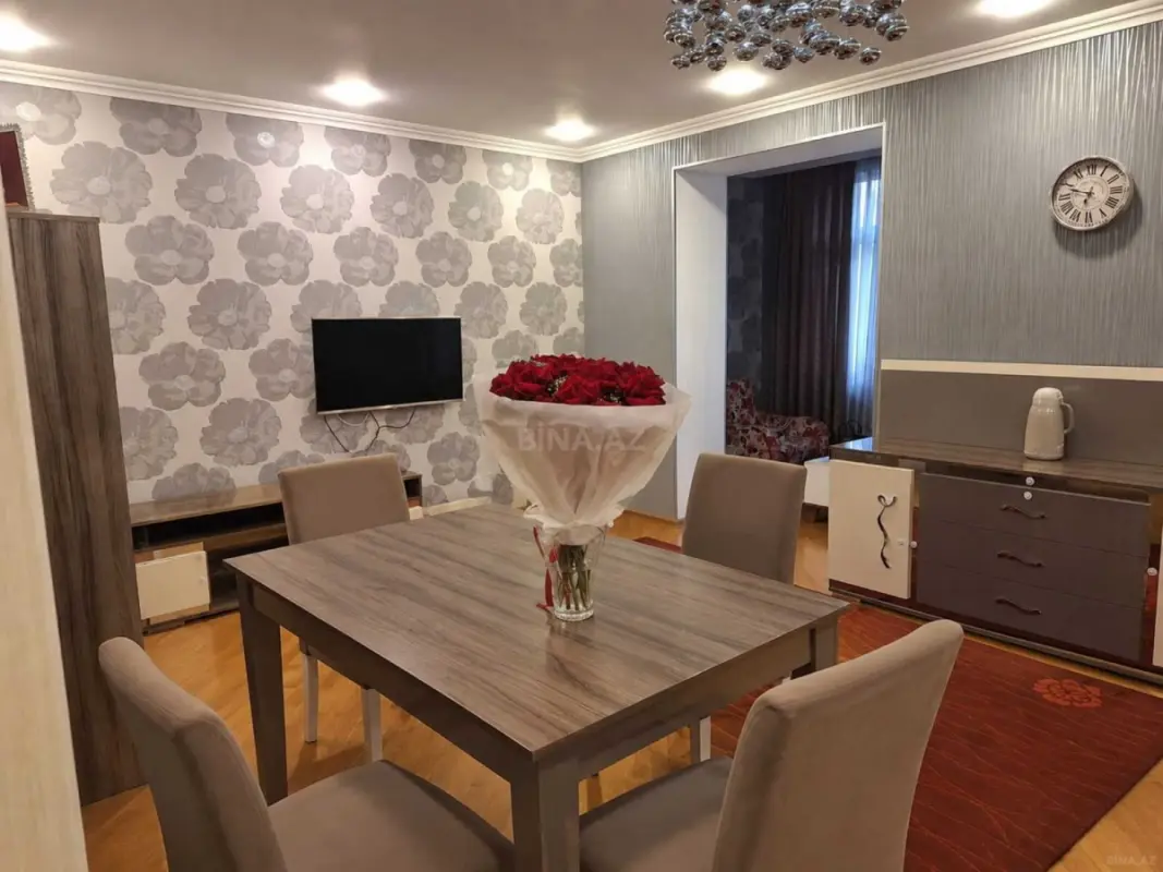 Kirayə verilir 3 otaqlı mənzil 110 m²