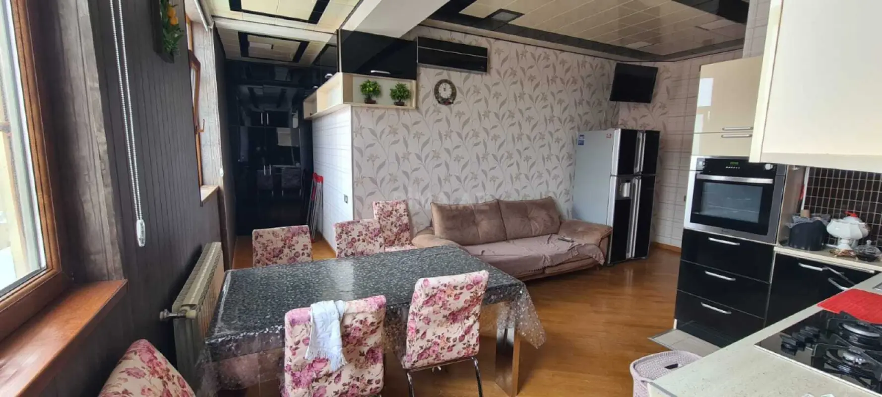Kirayə verilir 3 otaqlı mənzil 155 m²