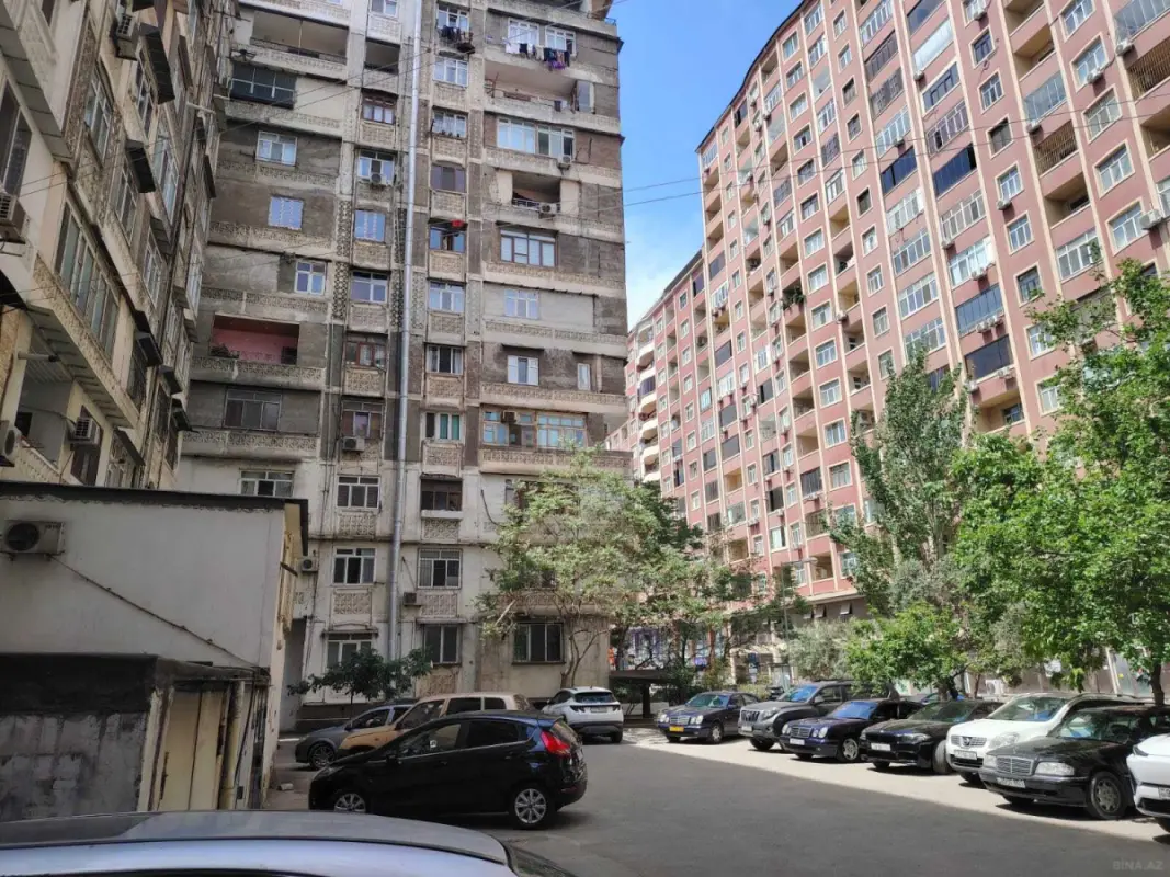 Satılır 2 otaqlı mənzil 71.5 m²