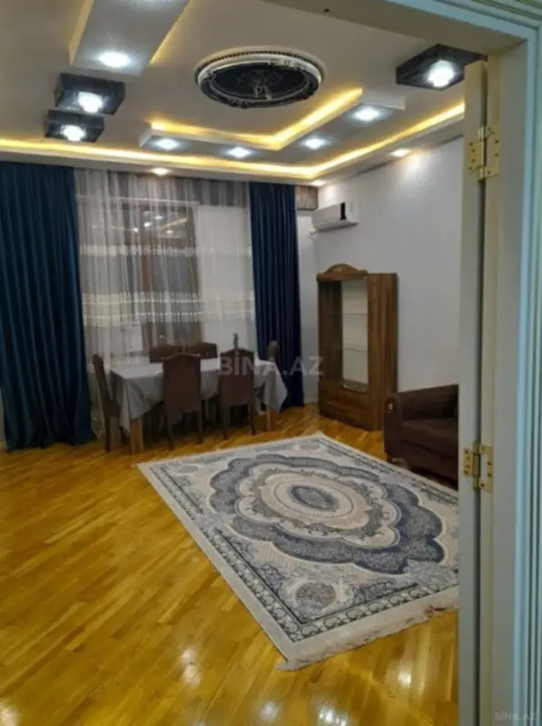 Kirayə verilir 2 otaqlı mənzil 90 m²