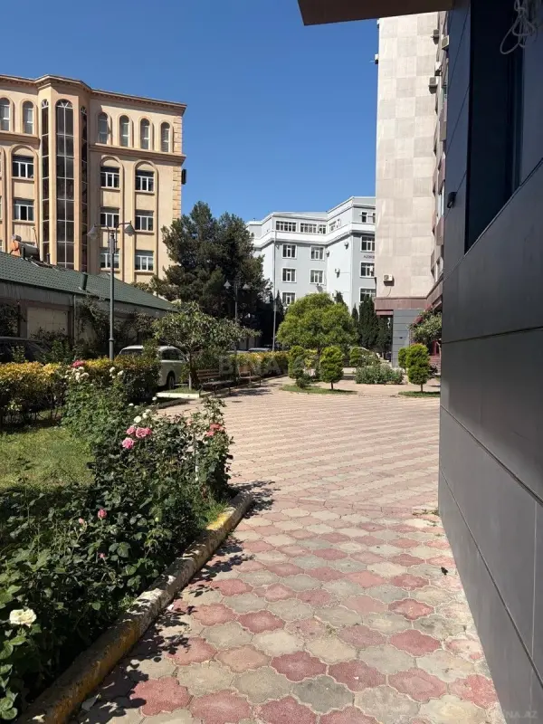 Kirayə verilir 3 otaqlı mənzil 150 m²