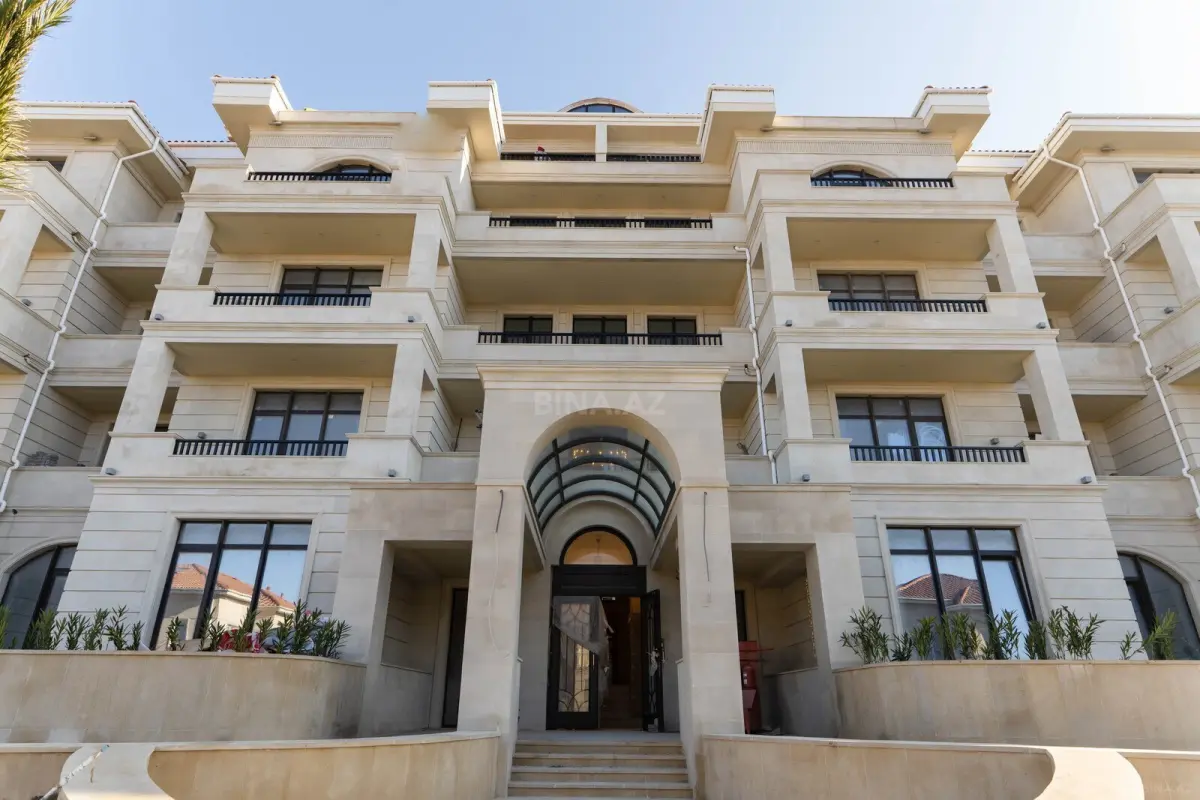 Satılır 2 otaqlı mənzil 104 m²