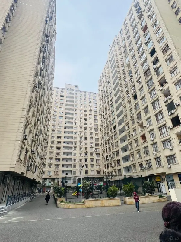 Satılır 2 otaqlı mənzil 71 m²