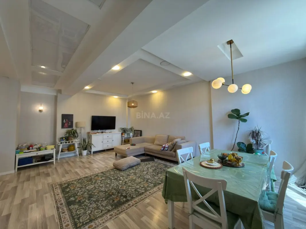 Satılır 3 otaqlı mənzil 110 m²