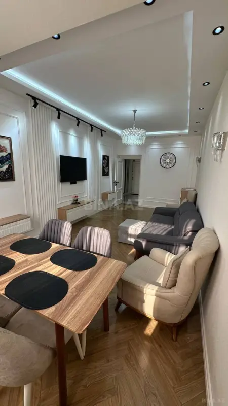 Kirayə verilir 2 otaqlı mənzil 62 m²